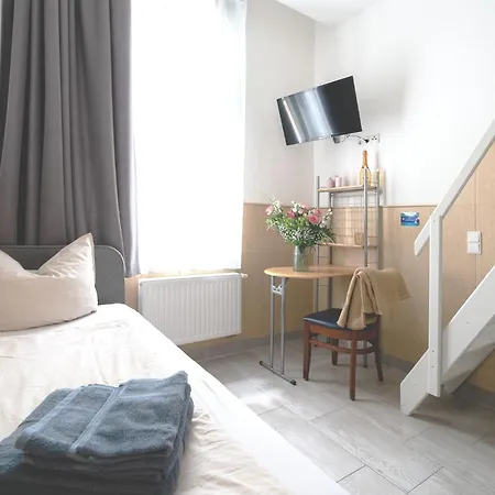 Am Schlosspark Apartment *