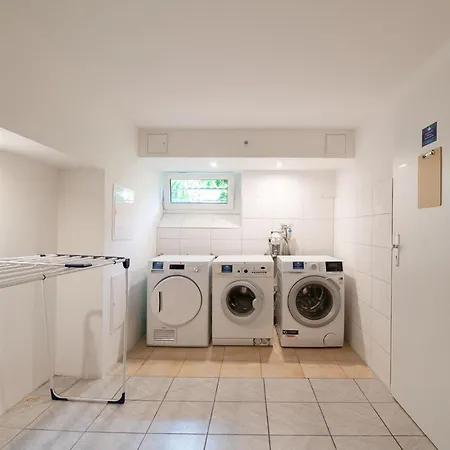 Am Schlosspark شقة